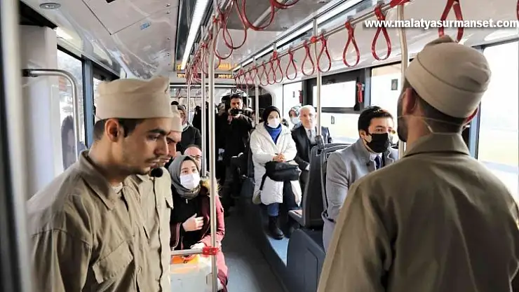 Battalgazi'nin torunları trambüste Sarıkamış şehitlerini andı