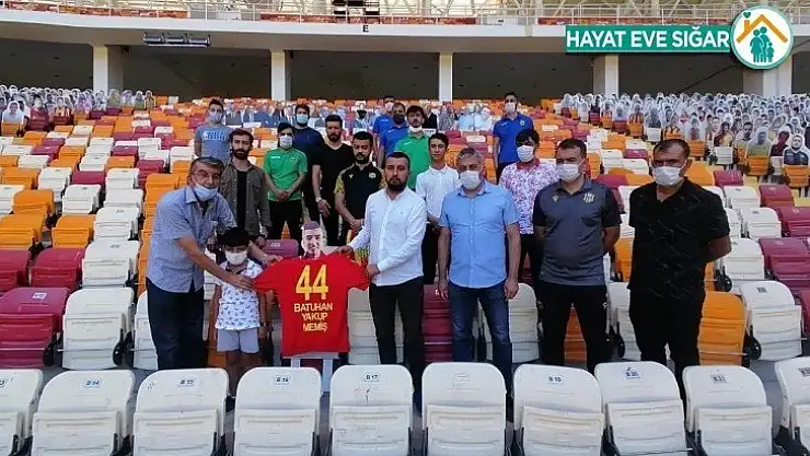 Batuhan Memiş'in adı stadın özel bir bölümüne verildi