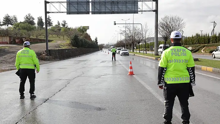 Bayramda Trafik Kazaları Can Almaya Devam Etti Bilanço Ağır