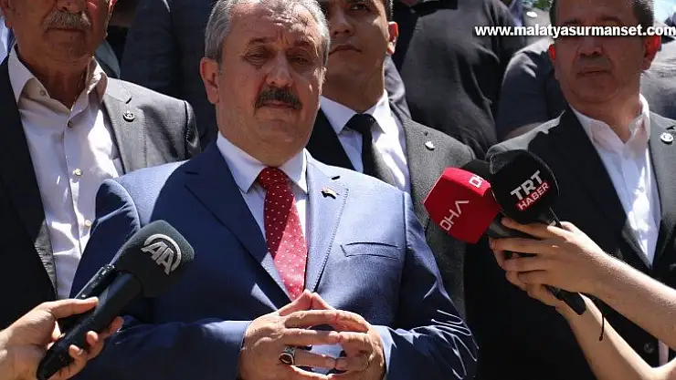 BBP Genel Başkanı Destici'den, Muhsin Yazıcıoğlu'nun kabrine ziyaret