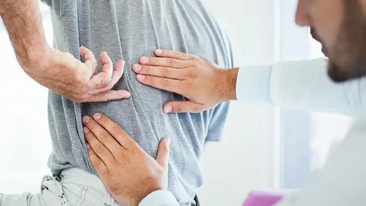 Beliniz mi ağrıyor? Nedeni düşündüğünüzden çok daha ciddi olabilir!