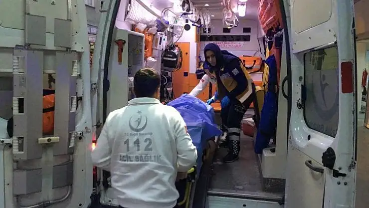 Benzini biten aracından inen sürücüye tır çarptı