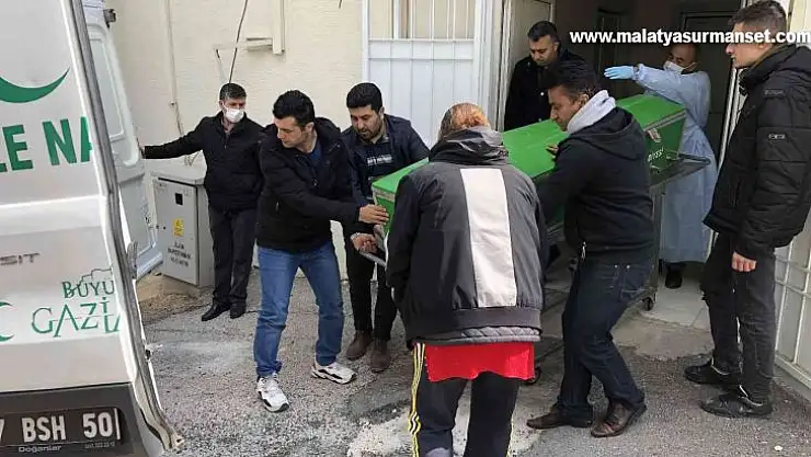 Berber koltuğunda öldürülen genç, son yolculuğuna uğurlandı