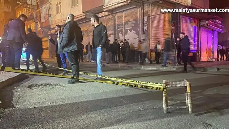 Berber ve kardeşi önce darp edildi sonra silahla yaralandı