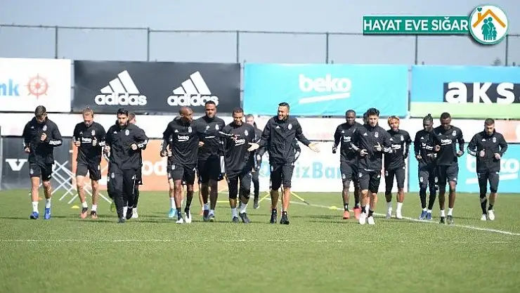 Beşiktaş'ta Cenk Tosun koşulara başladı