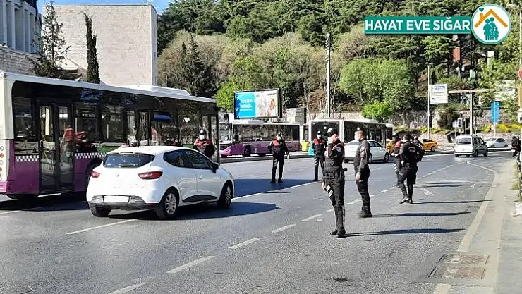 Beşiktaş'ta kısıtlama denetimi: Araçlar tek tek kontrol edildi