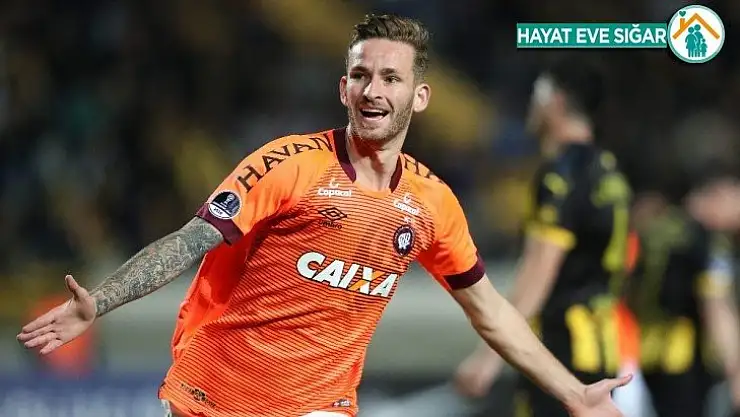 Beşiktaş'tan son gün stoper atağı