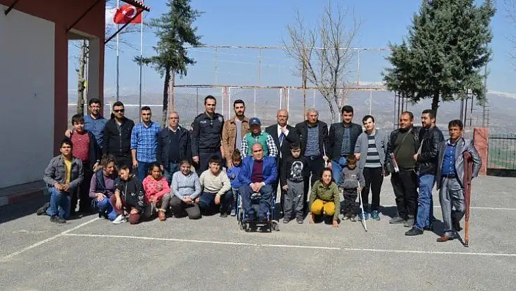 Besni'de Engelliler Derneğinden özel okula ziyaret