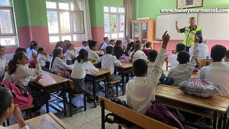 Besni'de öğrenci ve servis sürücülerine eğitim