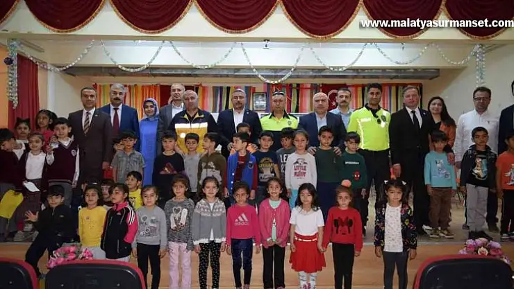 Besni'de Trafik ve İlk Yardım Haftası etkinliği