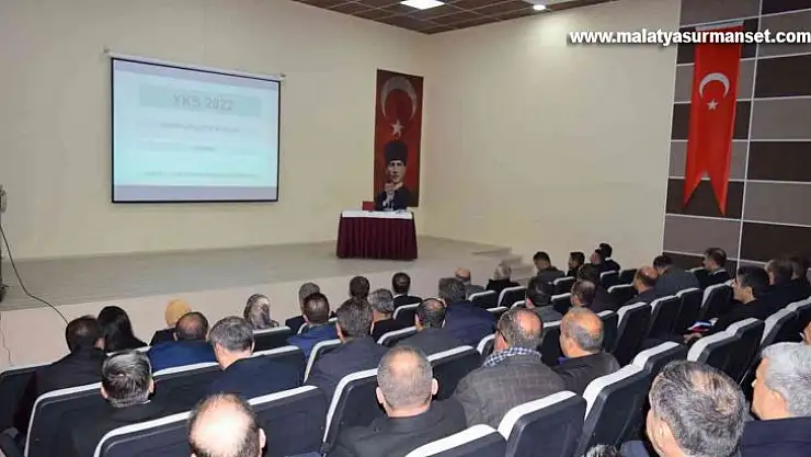 Besni'de YKS ve LGS değerlendirme toplantısı yapıldı
