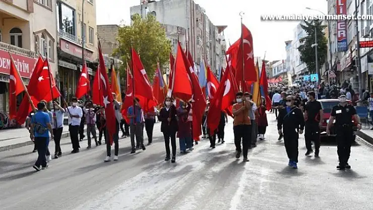 Besni Eğitim Bayramı kortej ile başladı