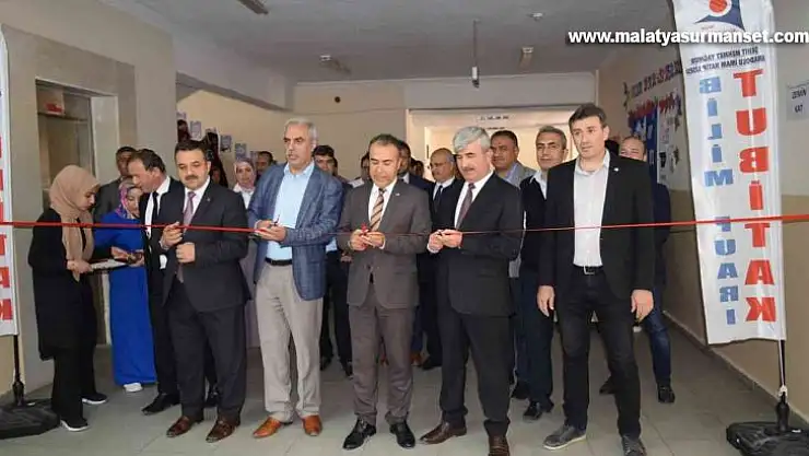 Besni ilçesinde TÜBİTAK 4006 bilim fuarı düzenlendi