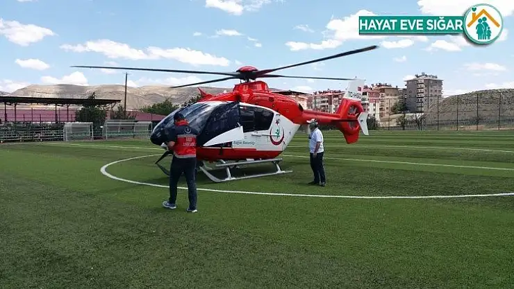 Beyin kanaması geçiren vatandaş, ambulans helikopterle hastaneye yetiştirildi