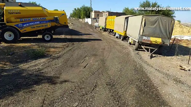 Beyoğlu mahalle sakinlerine söz verdi, kırsal mahalle ilk kez asfaltlanmış yolla tanıştı