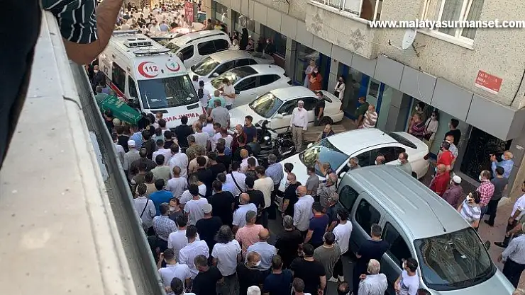 Beyoğlu'ndaki çatışmada ölen 3 kişi için Sütlüce'de cenaze töreni düzenlendi