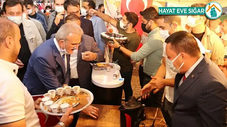 Beyoğlu'ndan demokrasi ve milli birlik gününde kahve ikramı