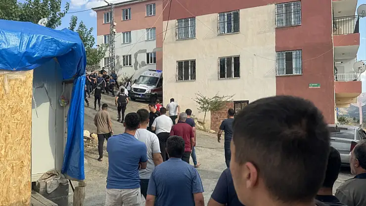 Bıçaklı Kavgada 5 Kişi Yaralandı