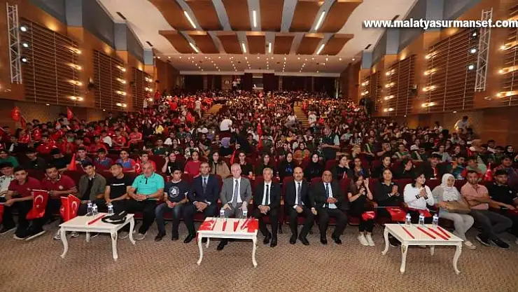 Bilgilendirme toplantısında öğrencilerle bir araya geldiler