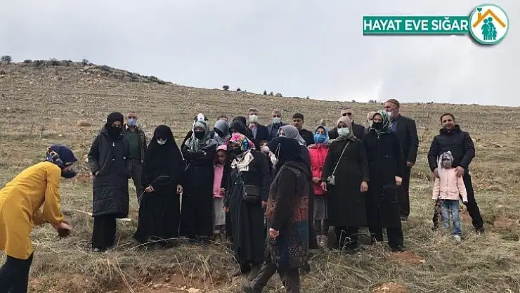 Bir Fidan Dik, Kök Sal Medeniyete