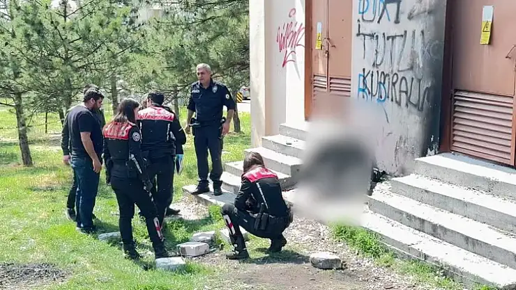 Boşanma aşamasındaki eşi tarafından silahla vurulan kadın öldü