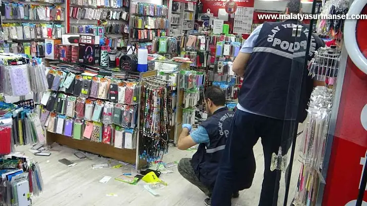 Boşanma aşamasındaki eşinin kardeşleri tarafından defalarca bıçaklandı