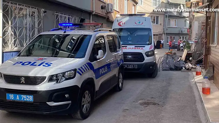 3 katlı binada yangın: 1 kişi ağır yaralandı