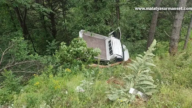 Bursa'da kamyonet şarampole yuvarlandı: 1 yaralı