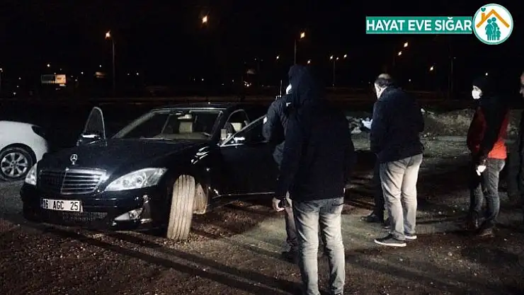 Bursa'da arabasının içinde kafasına ateş ederek intihar etti