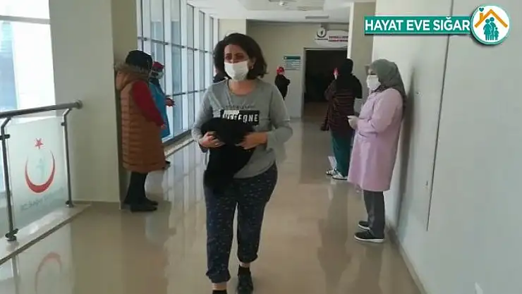 Bursa'da birisi 71 yaşında 3 hasta alkışlarla taburcu edildi