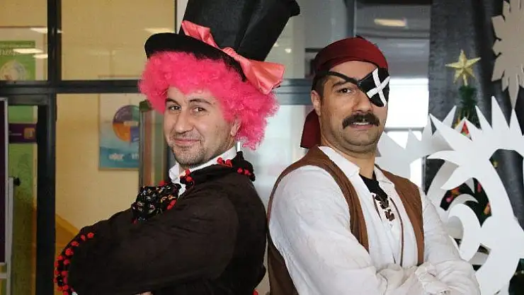 Bütün öğrenciler, öğretmenler masal ve film kahramanlarına büründü