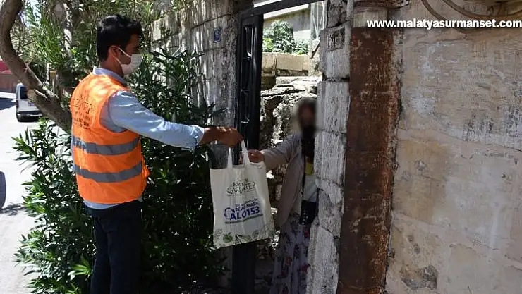 Büyükşehir 5 bin aile ile bayram sevincini paylaştı