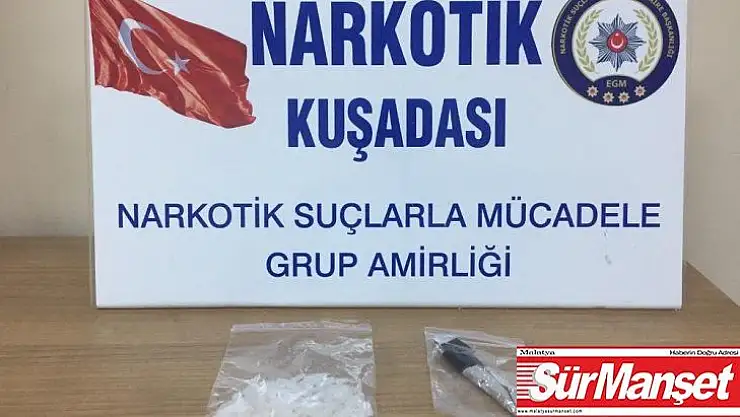 Çalıntı motosikletle uyuşturucu taşıyan 2 kadın yakalandı