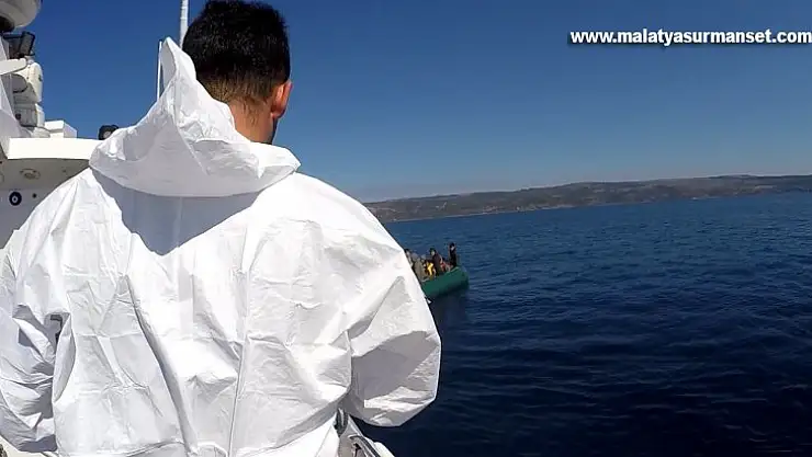 Çanakkale açıklarında ölüme terk edilen 30 düzensiz göçmen kurtarıldı