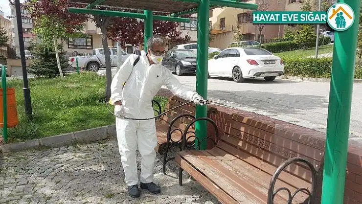 Çankaya parklarına ilaçlı dezenfekte