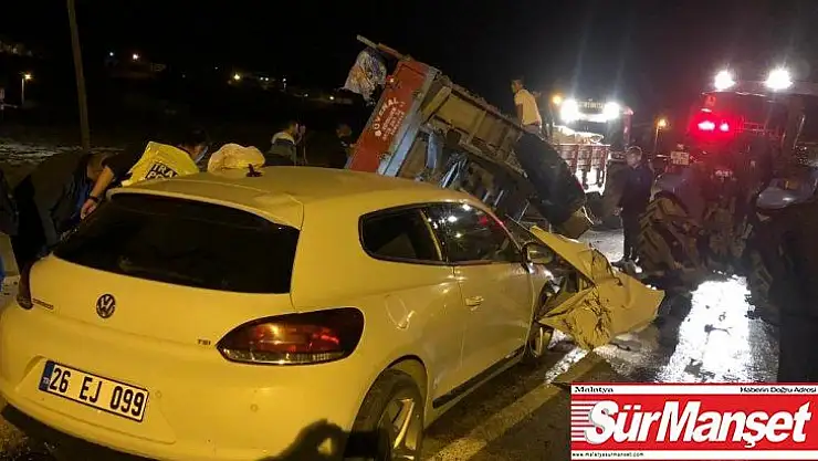 Çankırı'da otomobil traktöre çarptı 2 ölü