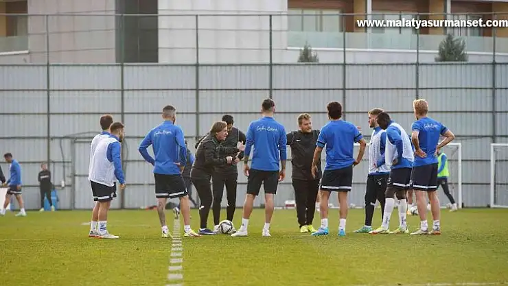 Çaykur Rizespor, Galatasaray'a günde çift antrenmanla hazırlanıyor