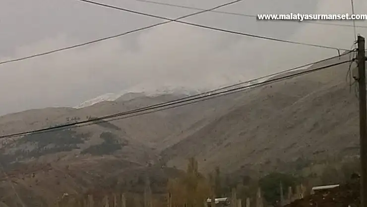 Çelikhan'a yılın ilk karı yağdı