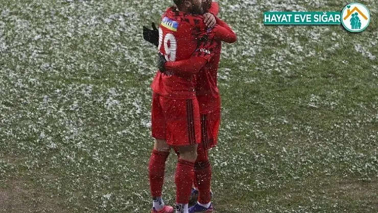 Cenk Tosun'a durmak yok