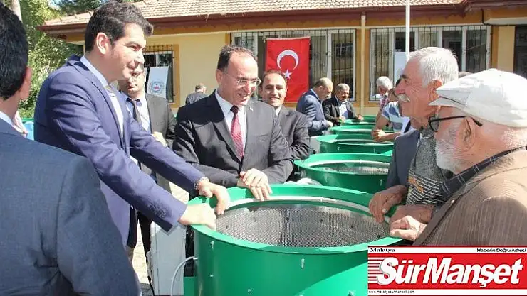 Ceviz soyma makinesi dağıtıldı