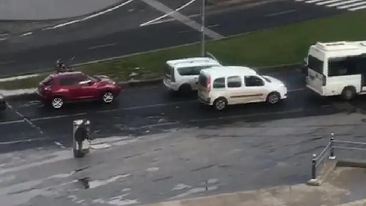 Çevreye rastgele ateş açtığı yetmedi, dur ihtarına uymayıp onlarca insanın hayatını tehlikeye attı