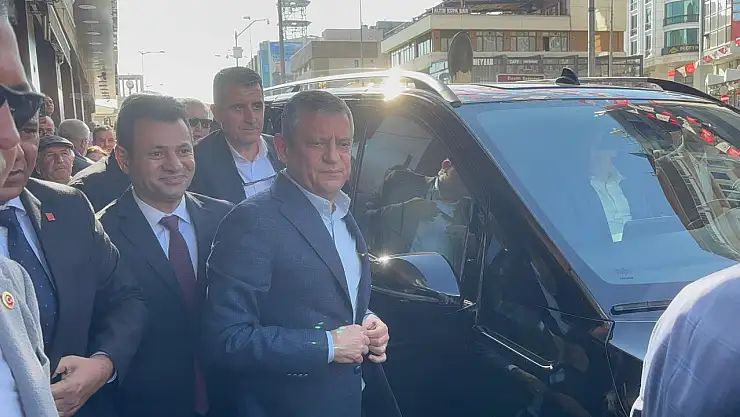 CHP Genel Başkanı Özel Gaziantep'te partililerle bir araya geldi