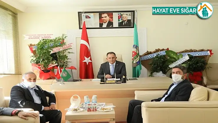 Kiraz'dan, Darende Ziraat Odası Başkanı Karaca'ya hayırlı olsun ziyareti.