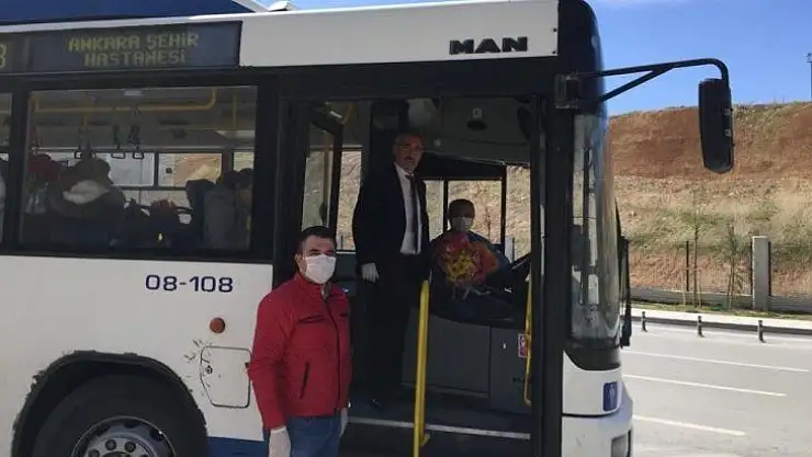 Çiçekçilerden sağlık çalışanlarına destek