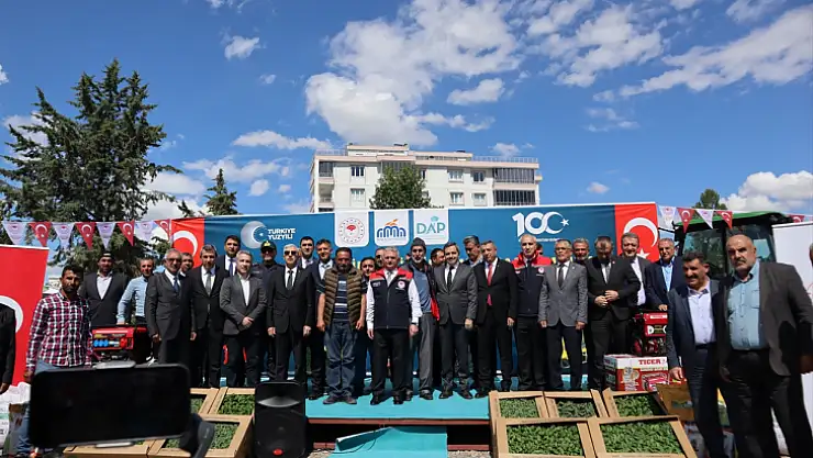 Çiftçilere Tohum Fide Ve Ekipman Dağıtıldı
