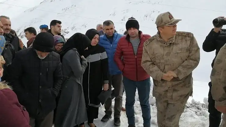Çığ felaketinde şehit düşen askerlerin aileleri facia bölgesinde