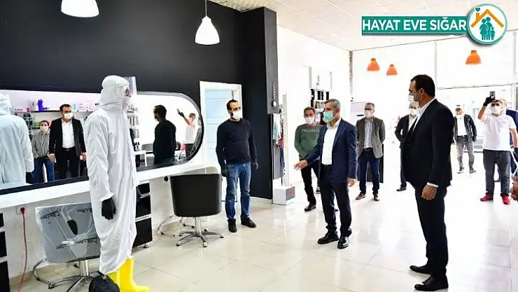 Çınar berberlerin hijyen çalışmasını inceledi