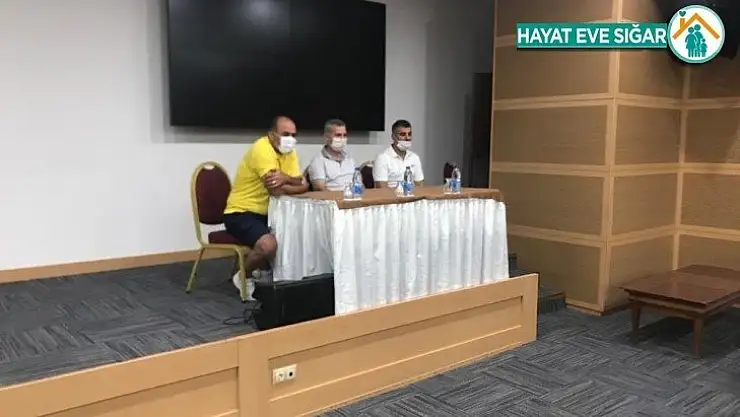 Çınar'dan Yeşilyurt Belediyespor kampına ziyaret