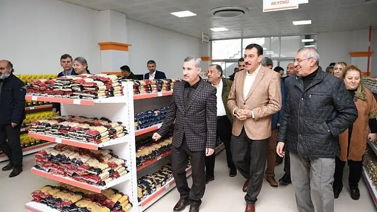 Çınar, milletvekili Tüfenkçi'yi doğal ürünler pazarı-emanet çarşısında ağırladı
