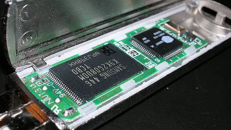 Çinli bilim insanları dünyanın en hızlı flash bellek cihazını tanıttı